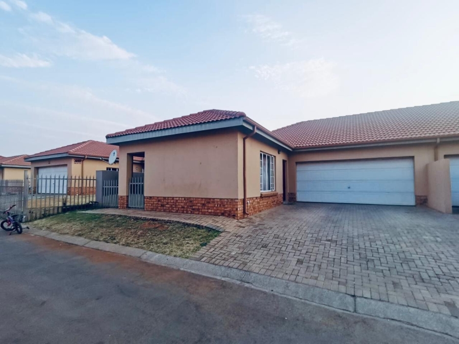 3 Bedroom Property for Sale in Waterval East North West